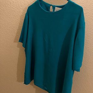428 Fitting Image short sleeve blouse with waist slits